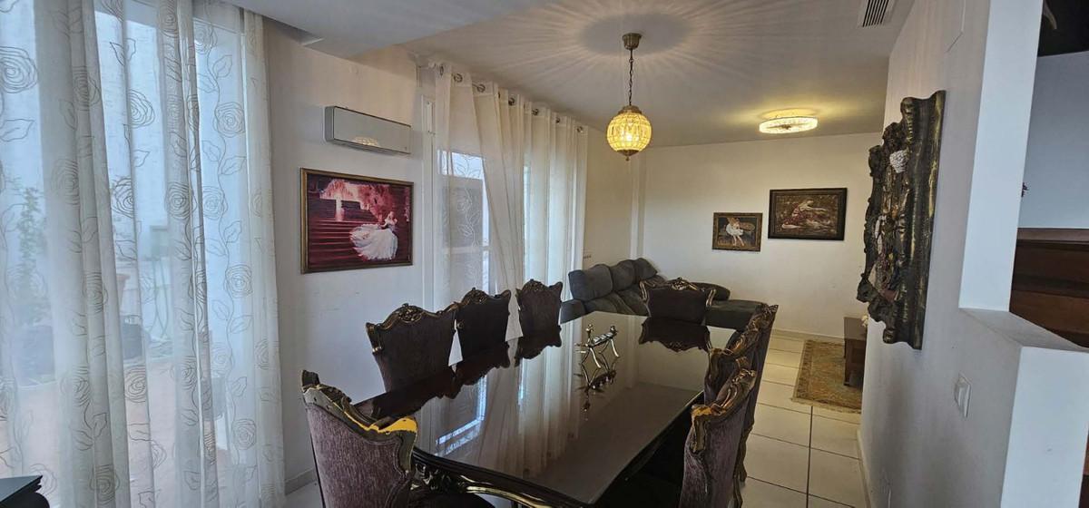Villa for Sale in Benalmádena