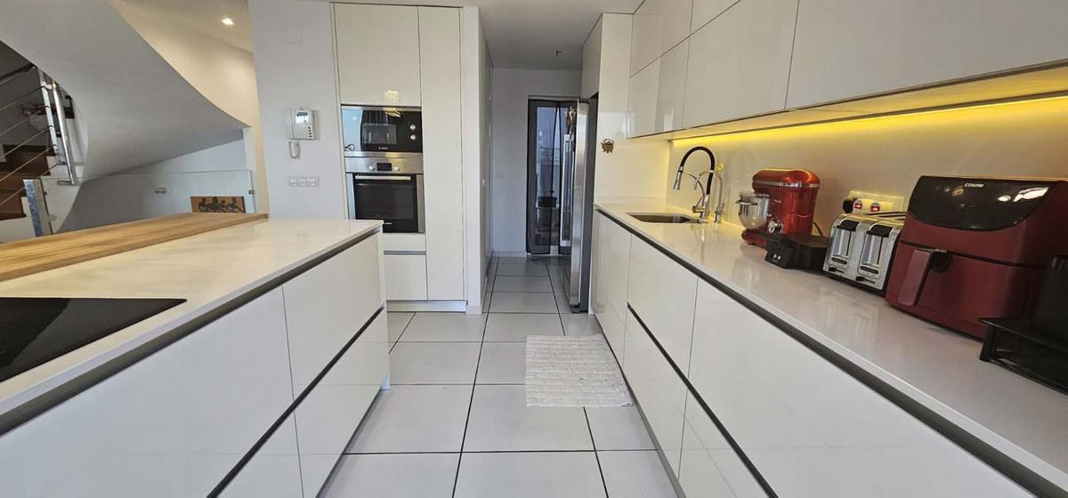 Villa for Sale in Benalmádena
