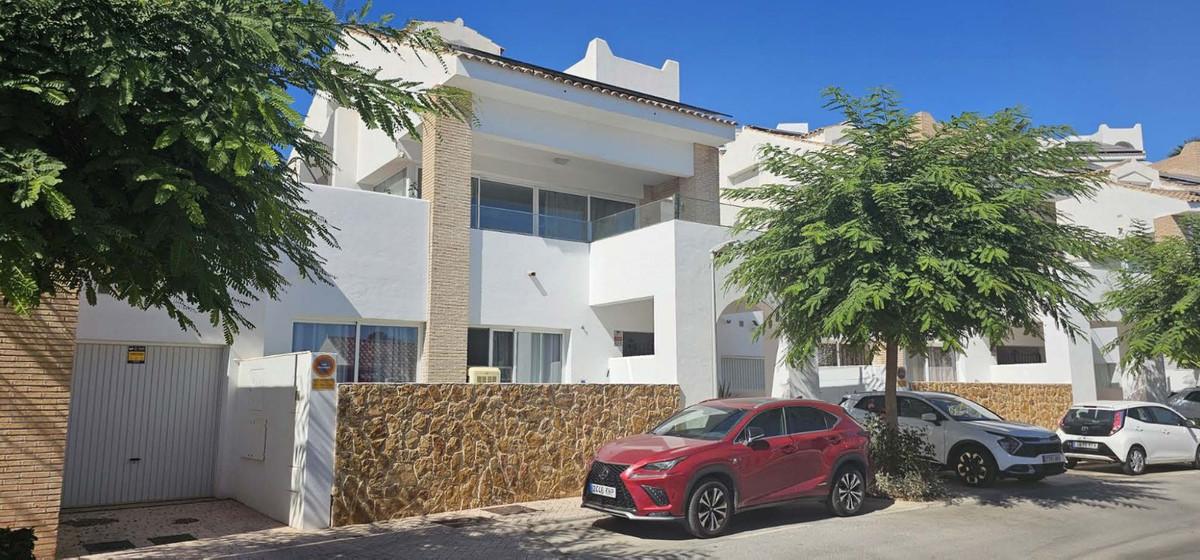 Villa for Sale in Benalmádena