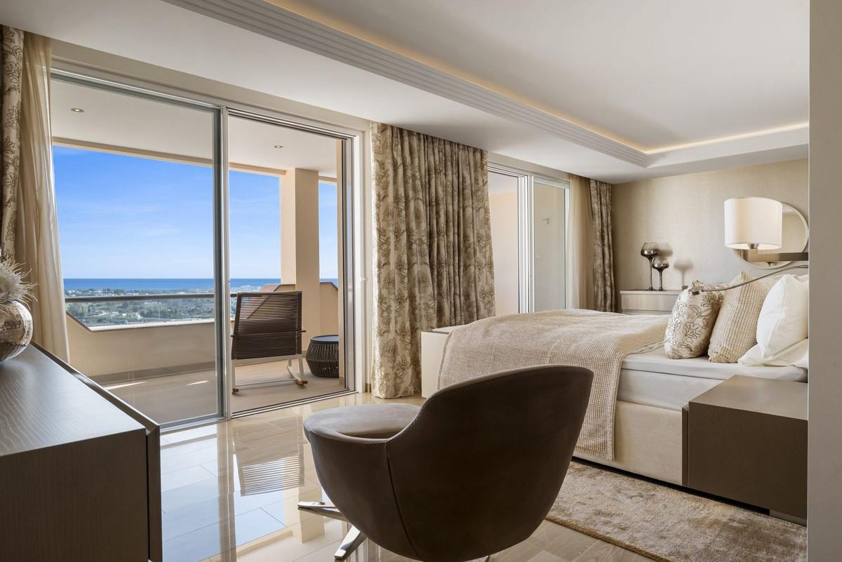Penthouse for Sale in Benahavís