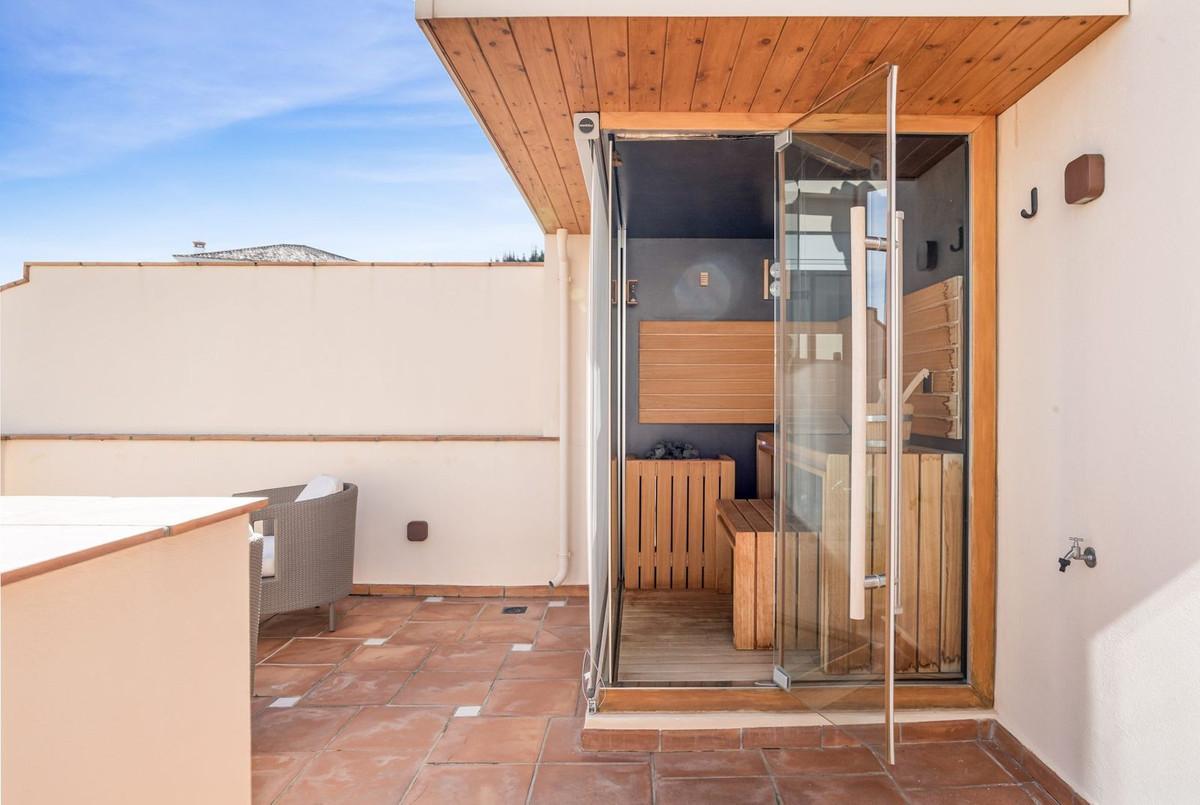 Penthouse for Sale in Benahavís