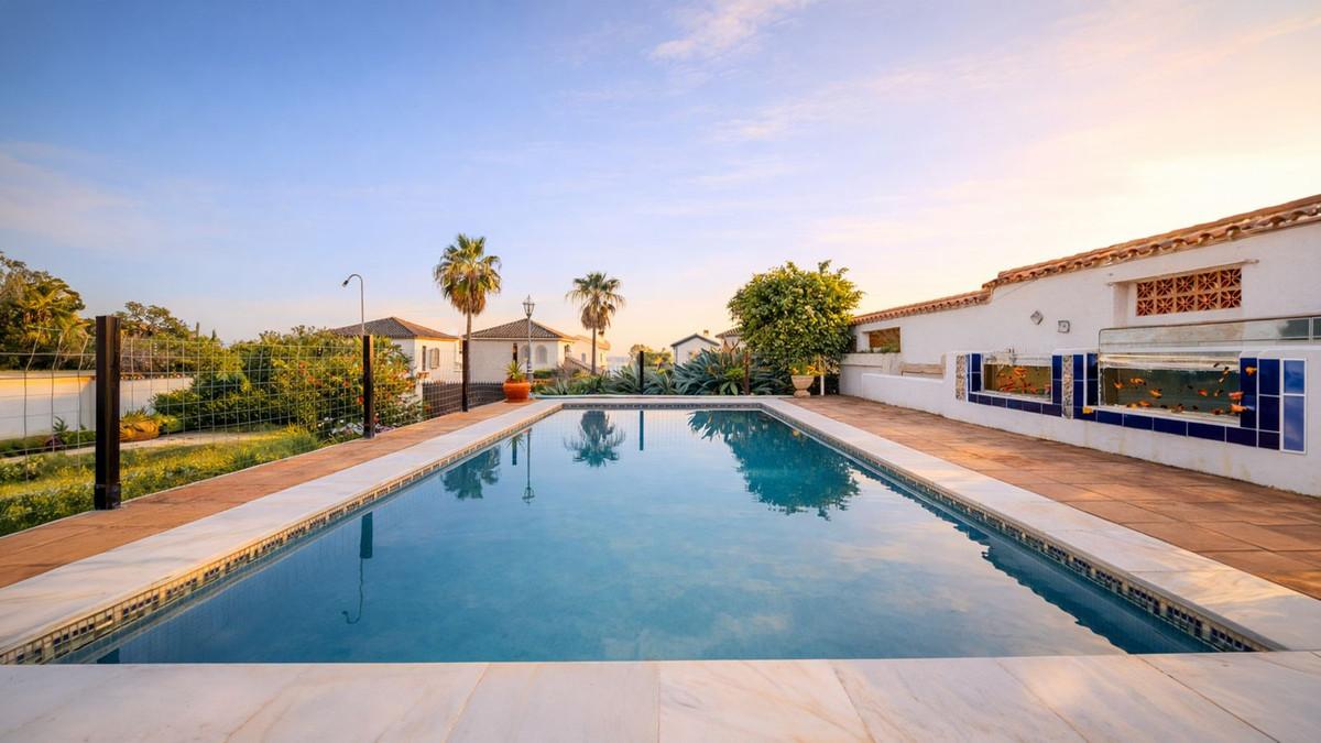 Villa for Sale in Manilva