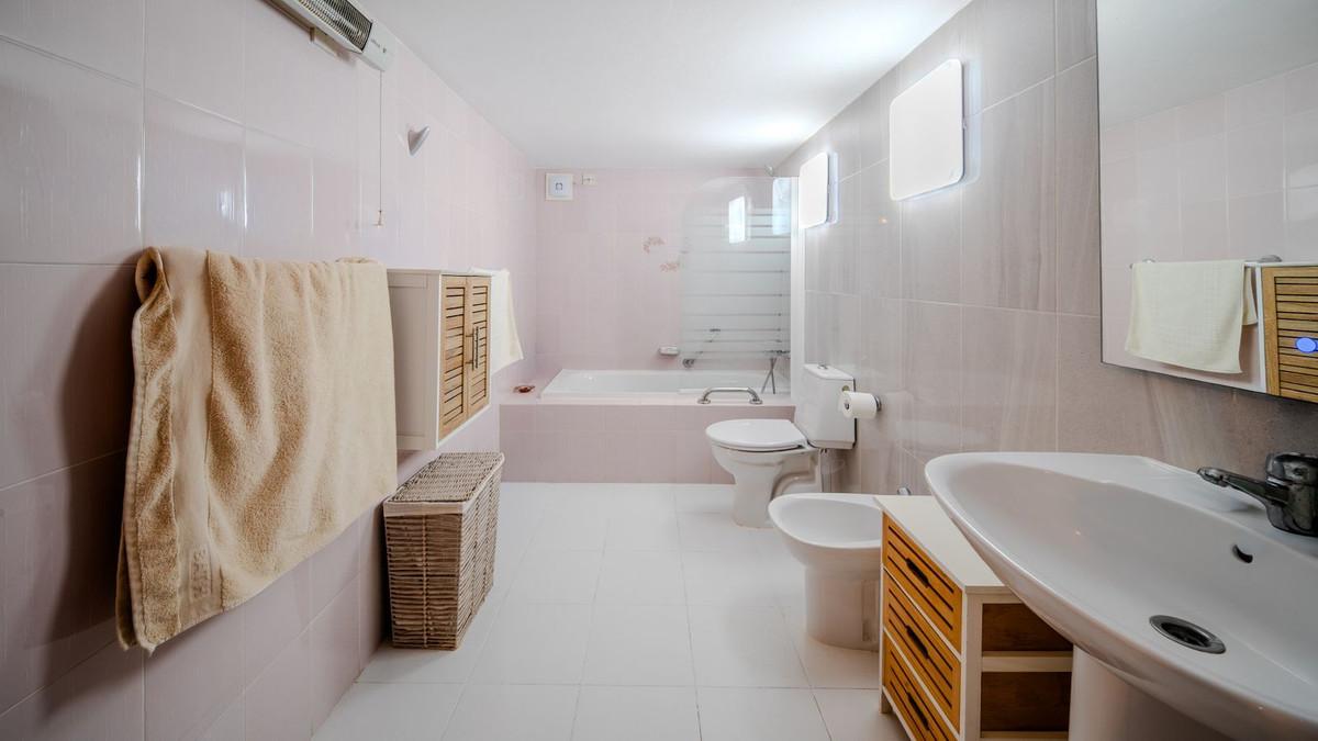 Villa for Sale in Manilva