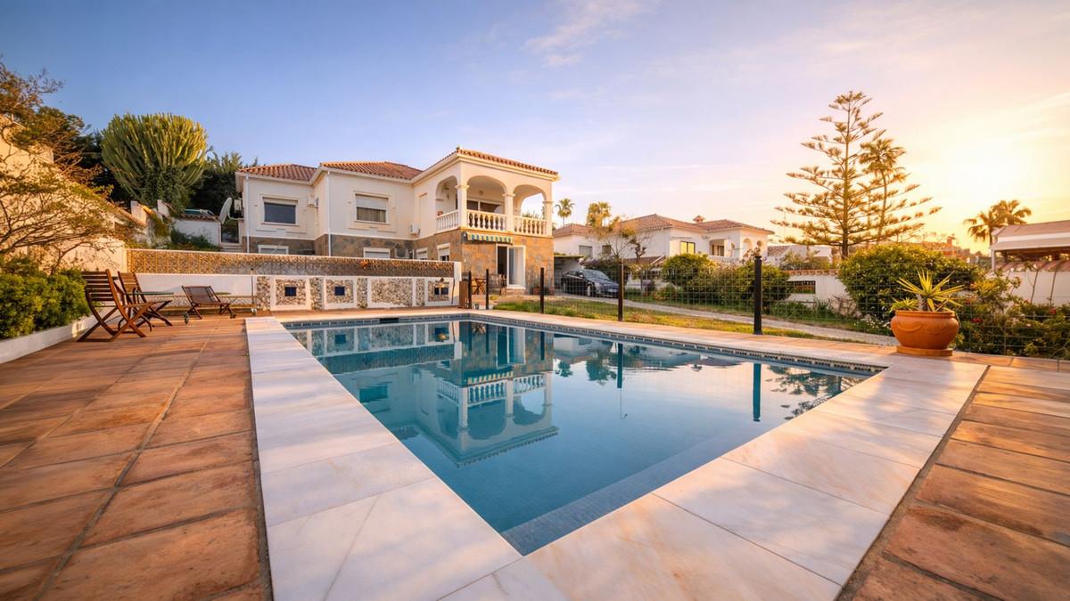 Villa for Sale in Manilva