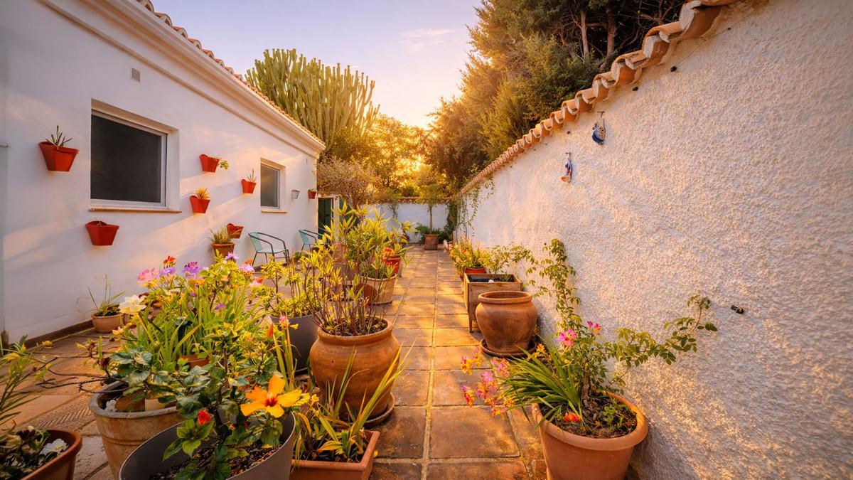 Villa for Sale in Manilva