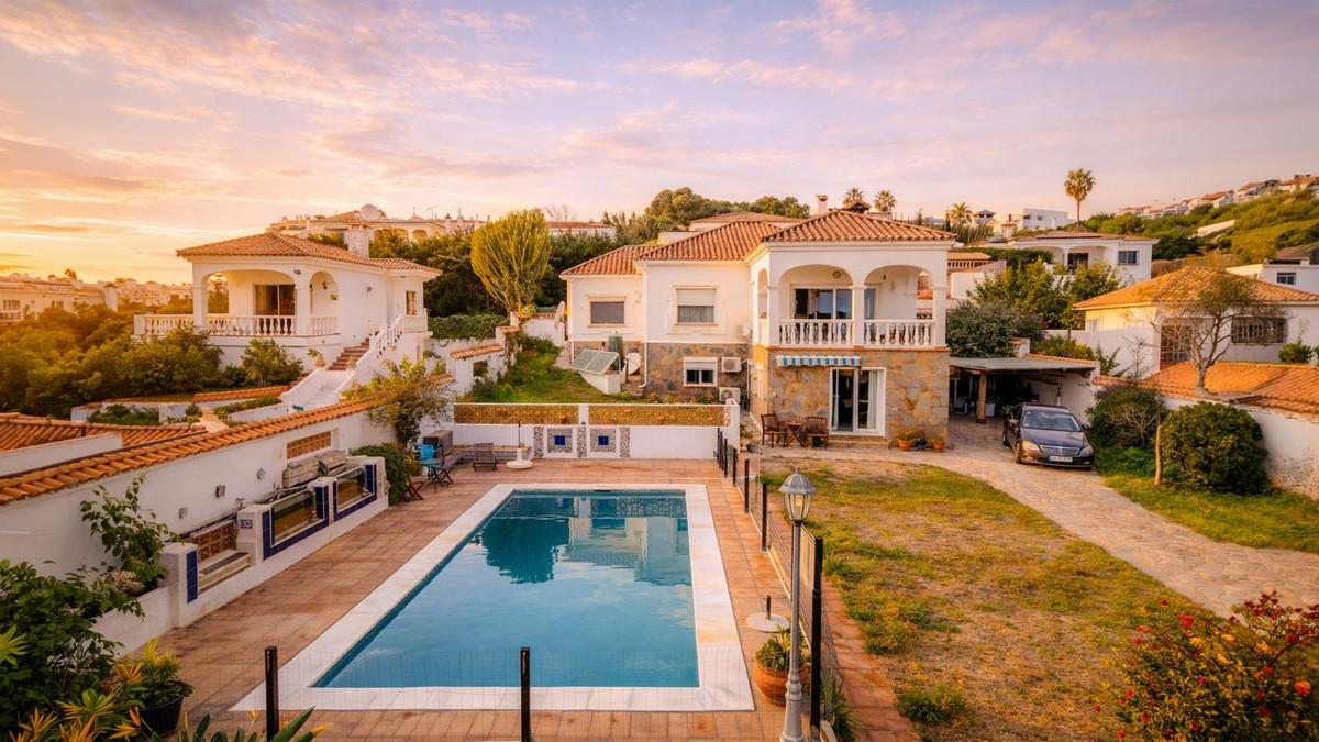 Villa for Sale in Manilva