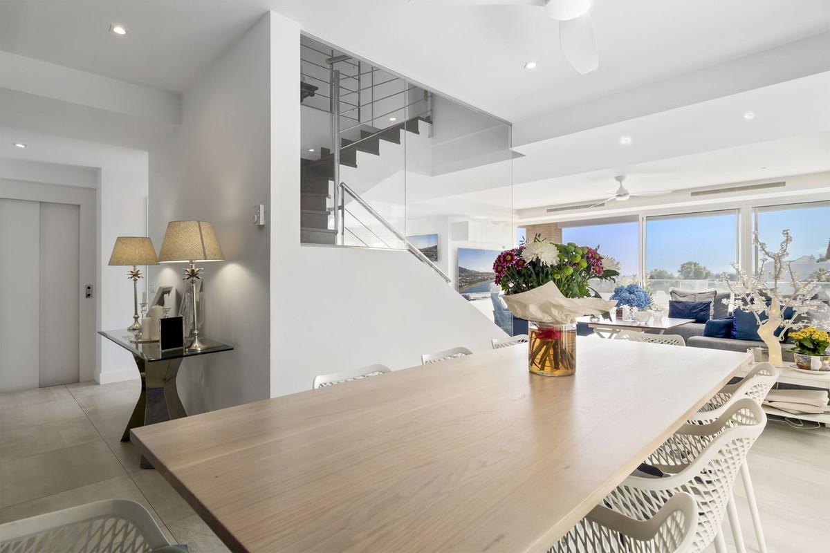 Villa for Sale in Benalmádena