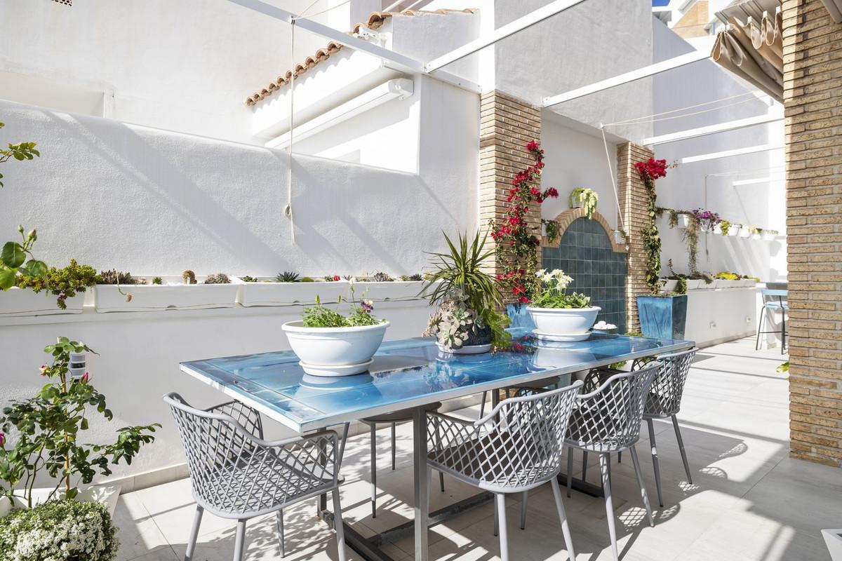 Villa for Sale in Benalmádena