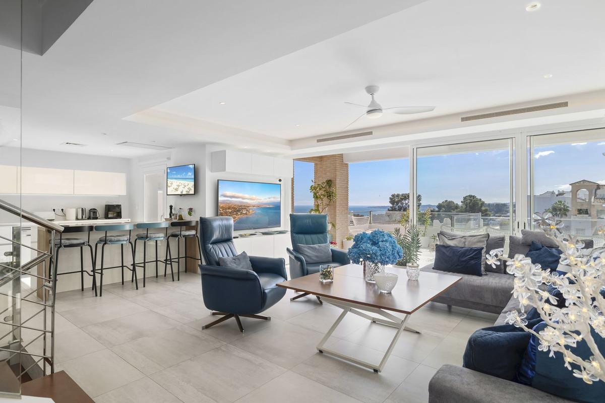 Villa for Sale in Benalmádena