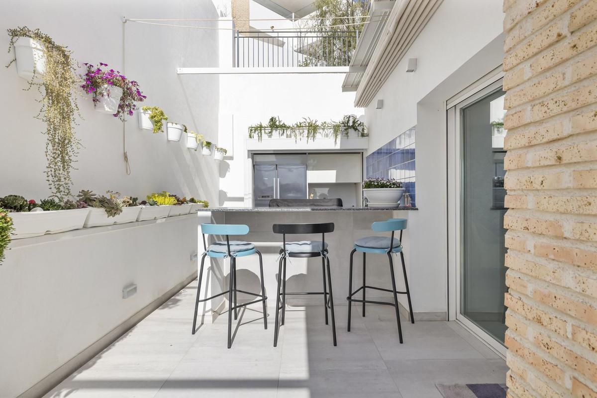 Villa for Sale in Benalmádena