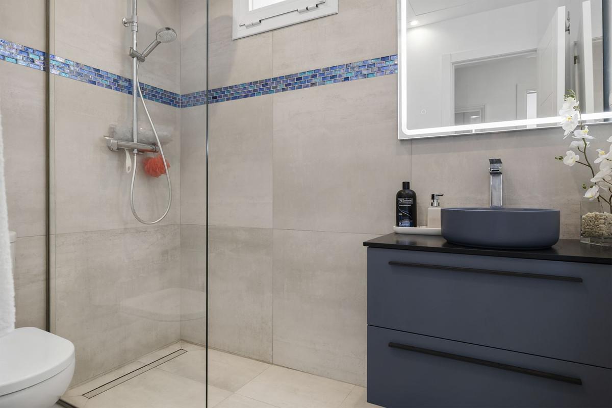 Villa for Sale in Benalmádena