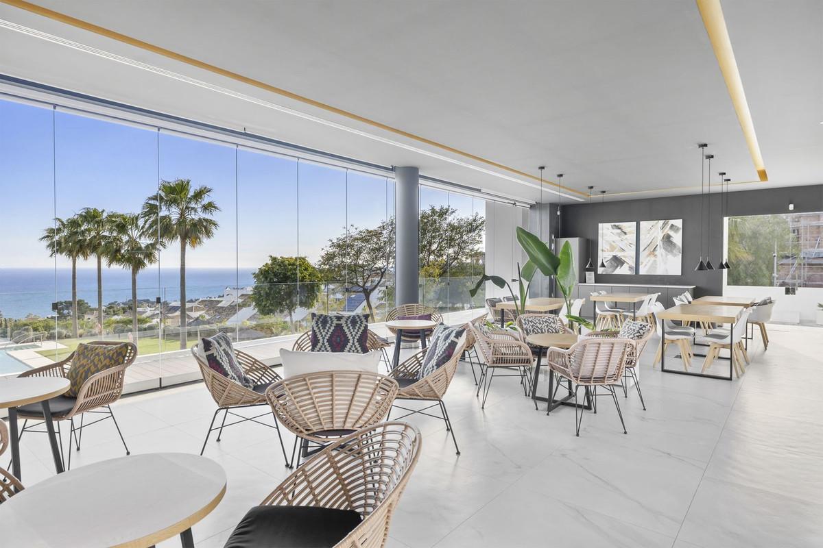 Villa for Sale in Benalmádena