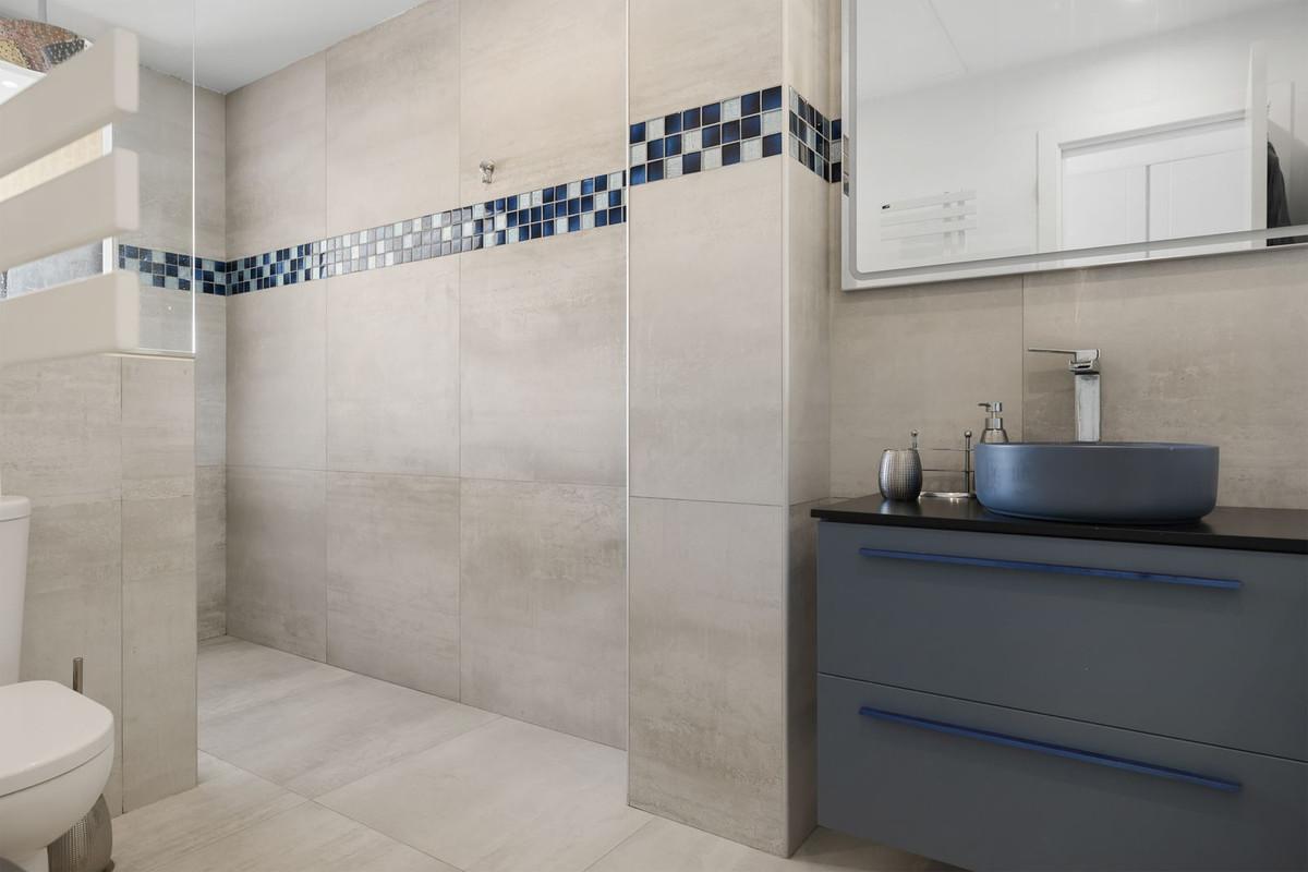 Villa for Sale in Benalmádena