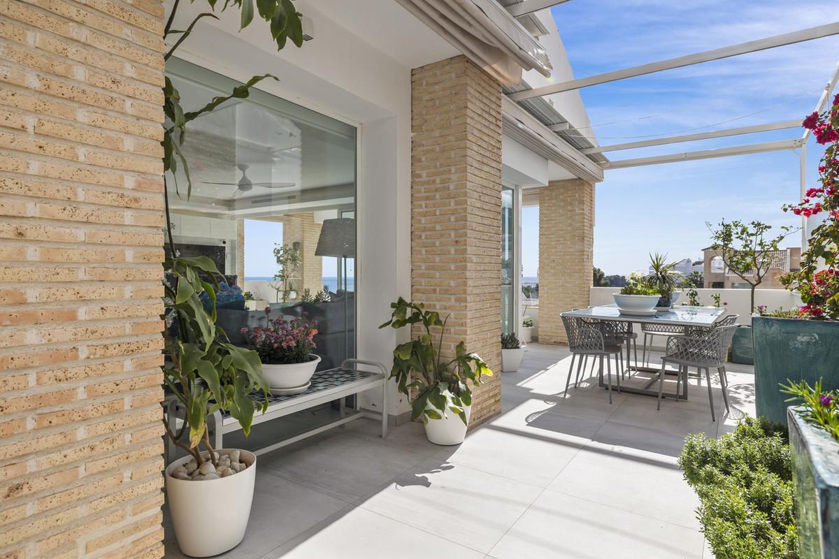 Villa for Sale in Benalmádena