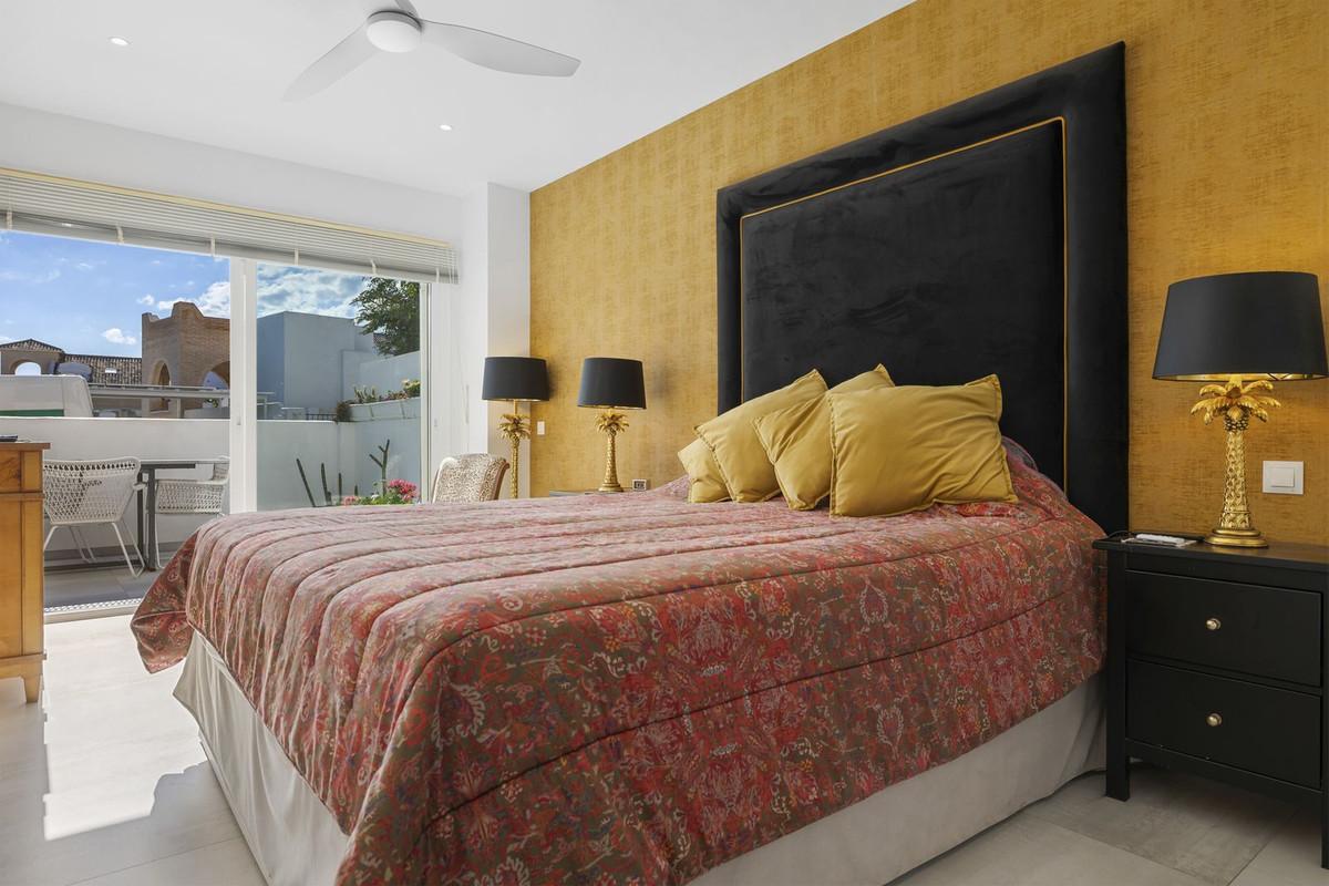 Villa for Sale in Benalmádena