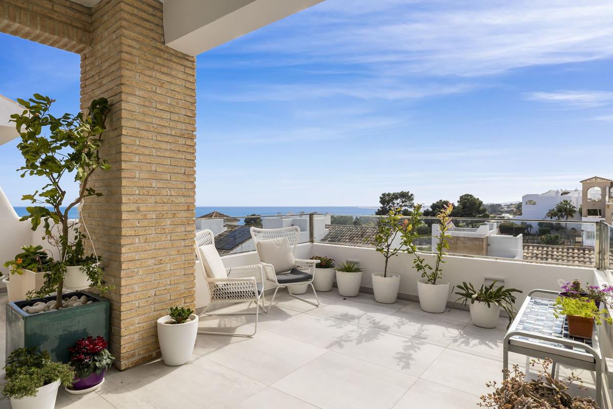Villa for Sale in Benalmádena