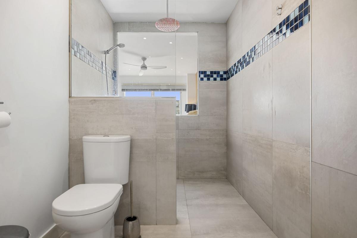 Villa for Sale in Benalmádena