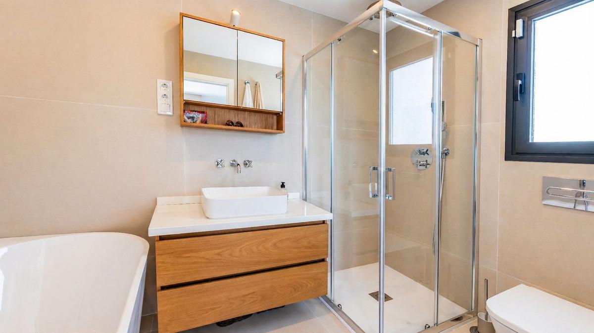 Villa for Sale in Benalmádena