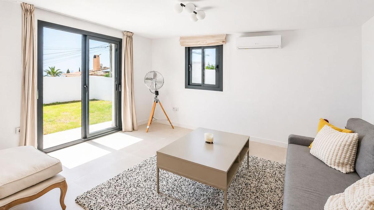 Villa for Sale in Benalmádena