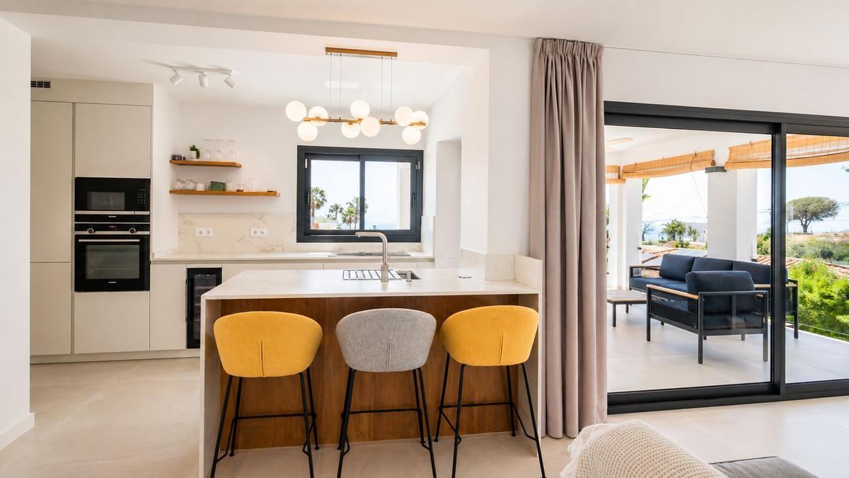 Villa for Sale in Benalmádena