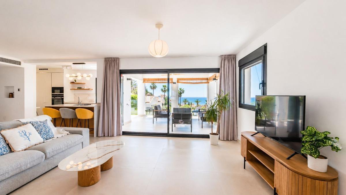Villa for Sale in Benalmádena