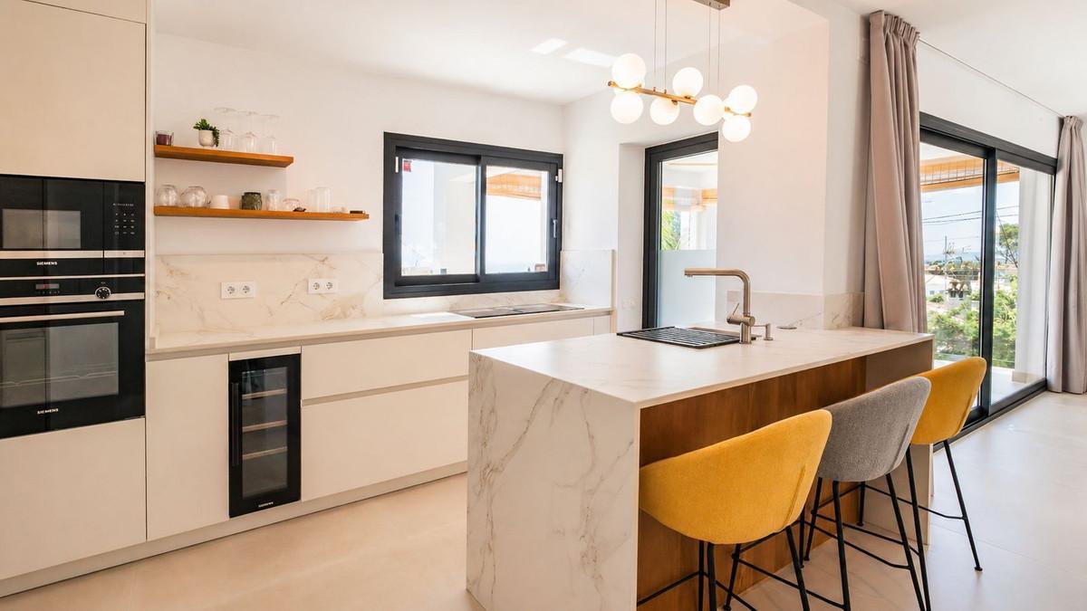 Villa for Sale in Benalmádena