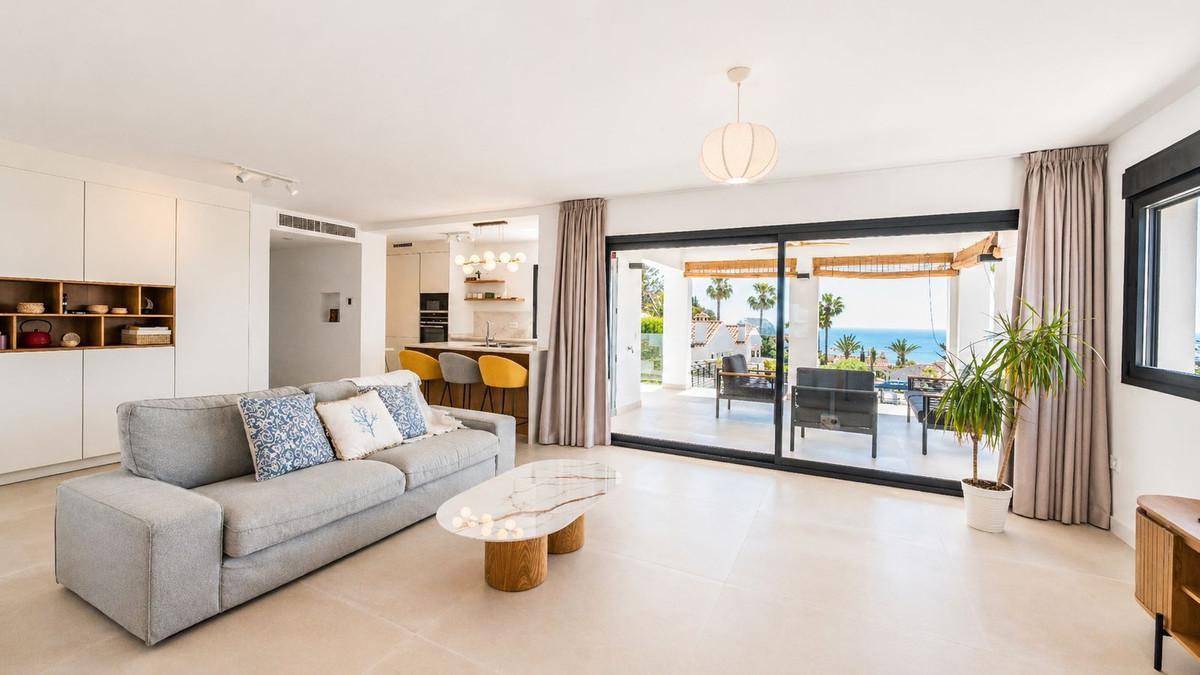 Villa for Sale in Benalmádena