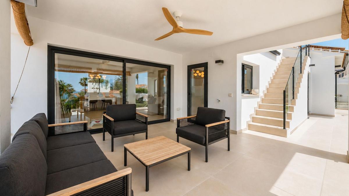 Villa for Sale in Benalmádena