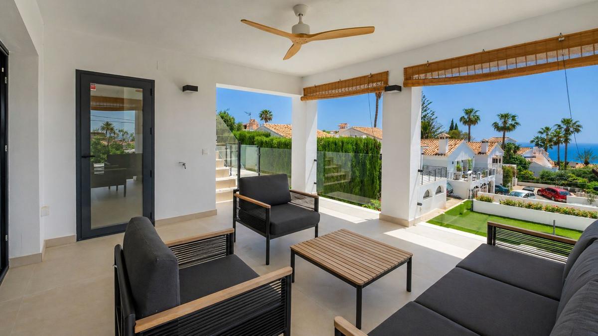 Villa for Sale in Benalmádena