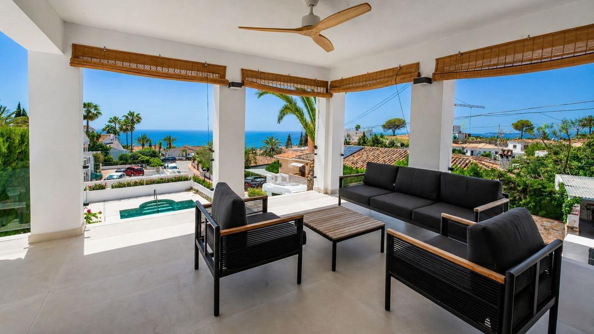 Villa for Sale in Benalmádena