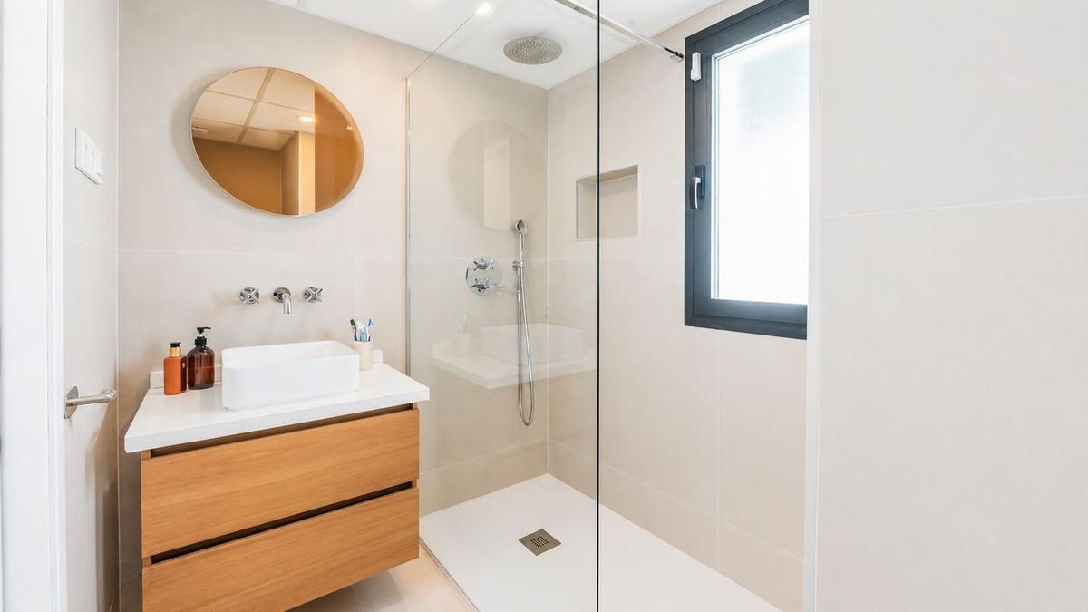 Villa for Sale in Benalmádena