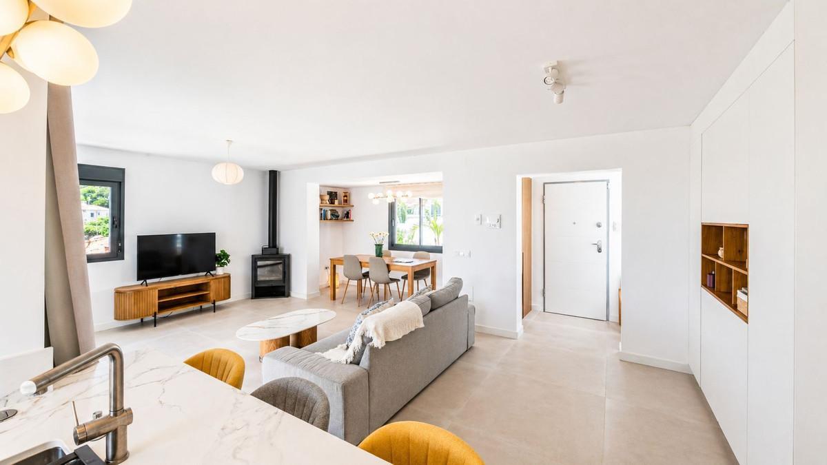 Villa for Sale in Benalmádena