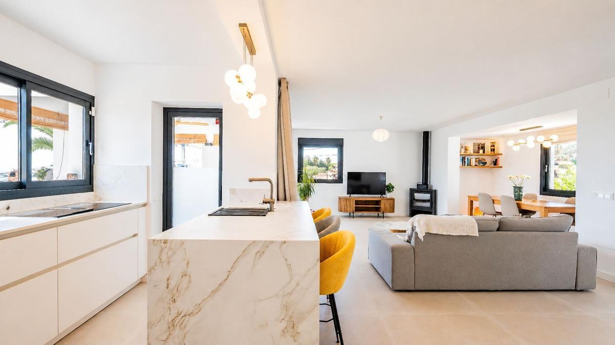 Villa for Sale in Benalmádena