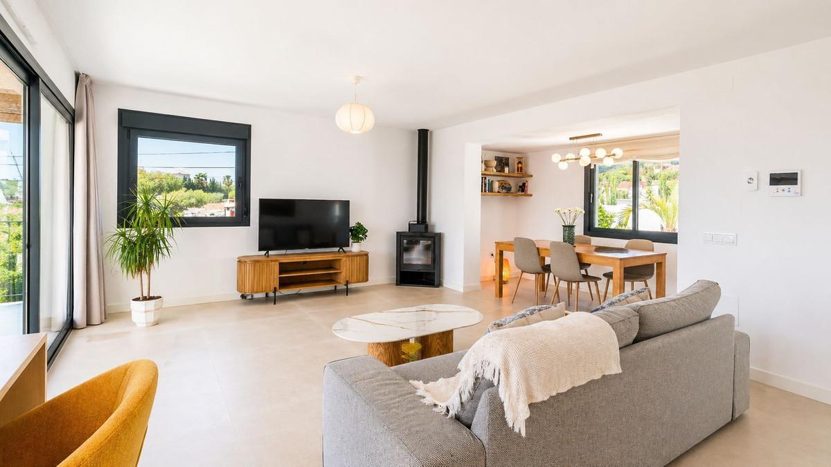Villa for Sale in Benalmádena