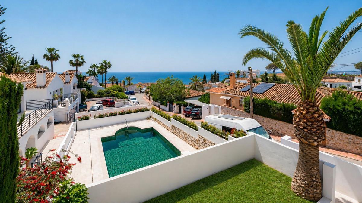 Villa for Sale in Benalmádena