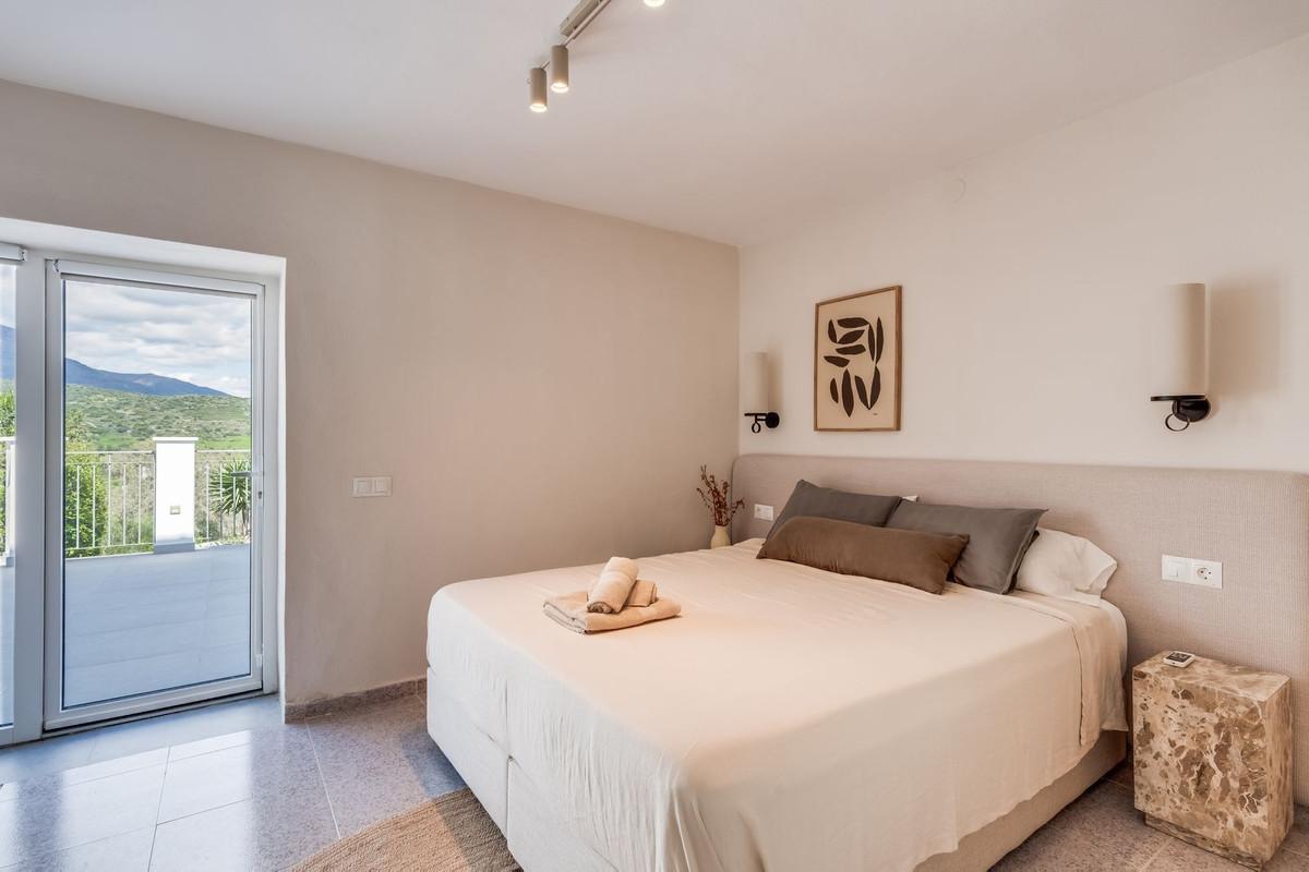 Villa for Sale in Estepona