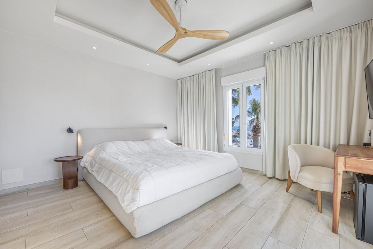 Villa for Sale in Manilva