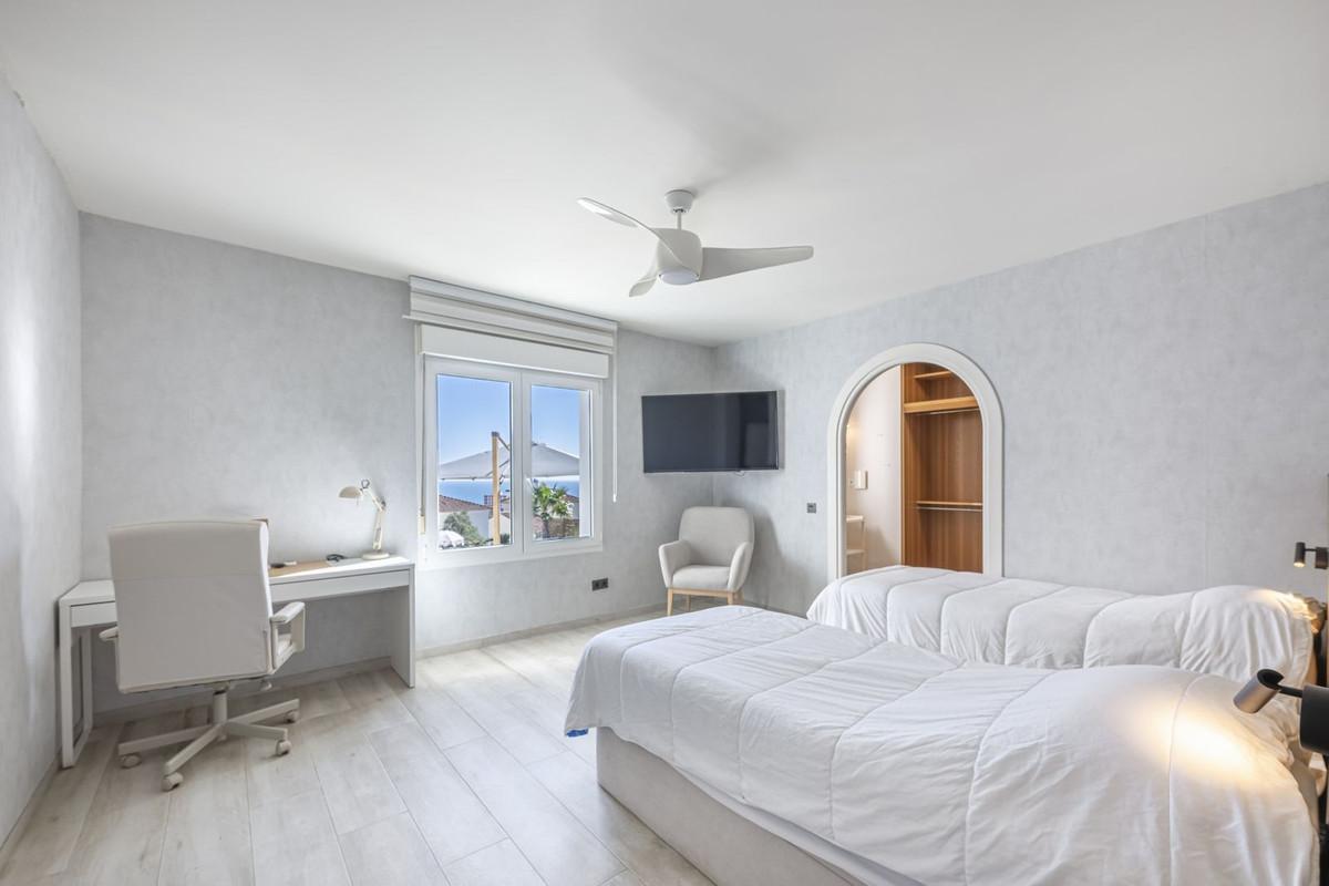 Villa for Sale in Manilva