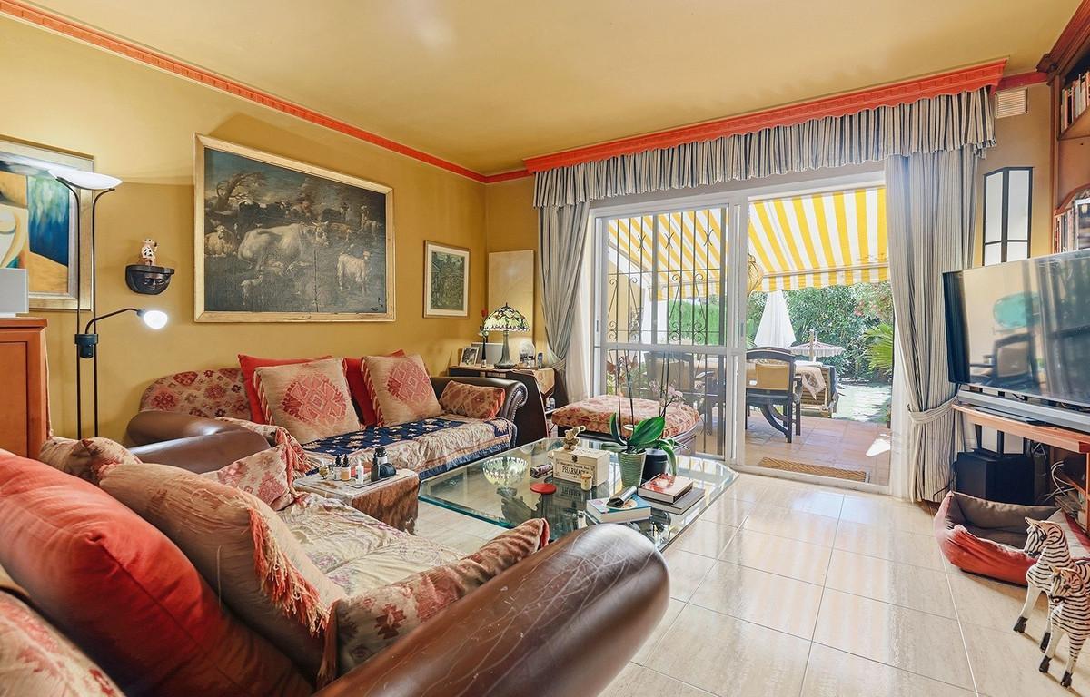 Terraced House for Sale in Benalmádena