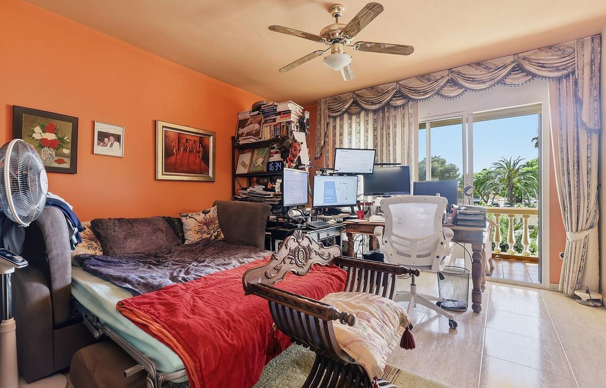 Terraced House for Sale in Benalmádena