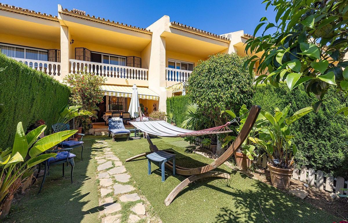 Terraced House for Sale in Benalmádena
