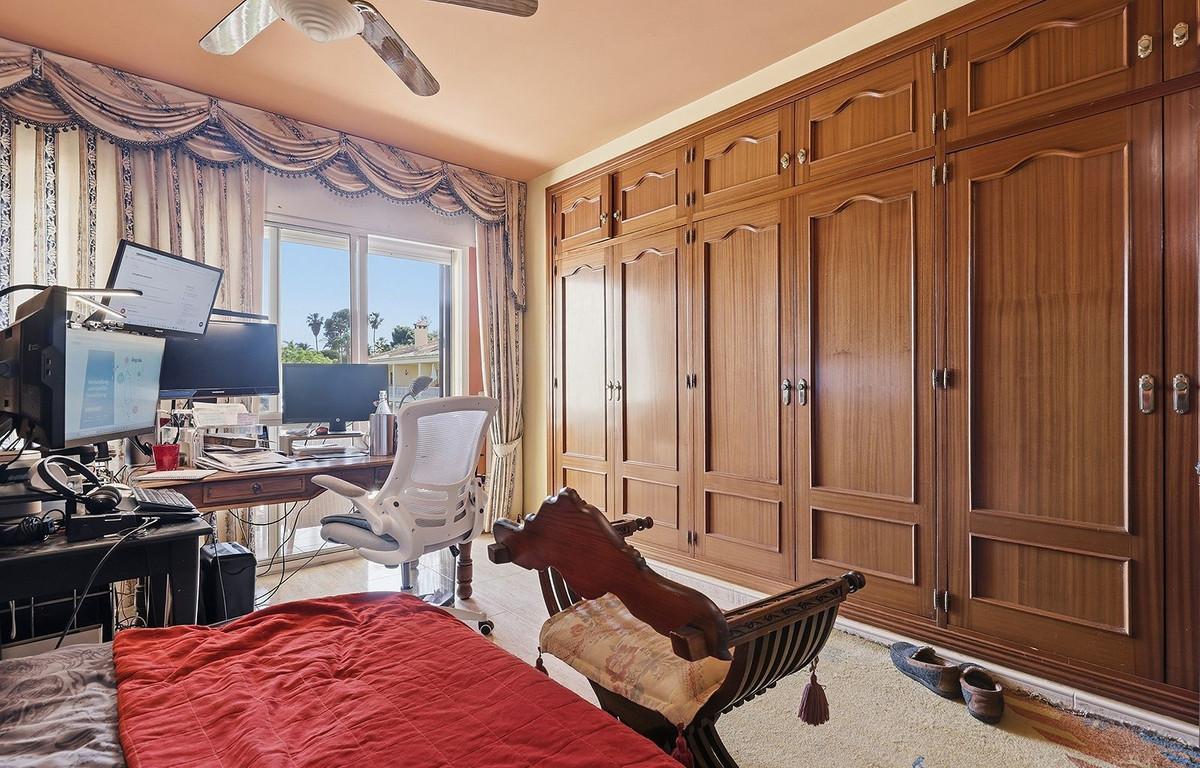 Terraced House for Sale in Benalmádena