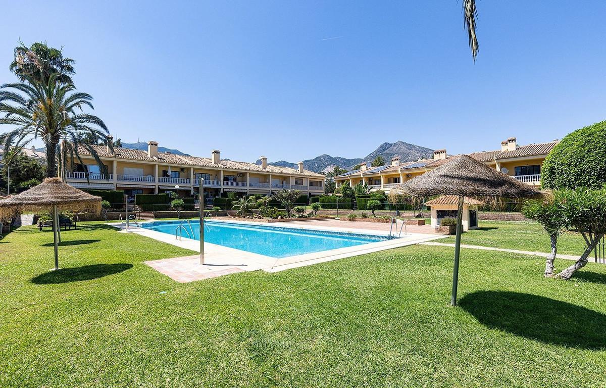 Terraced House for Sale in Benalmádena