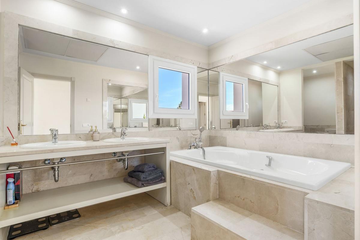 Villa for Sale in Manilva