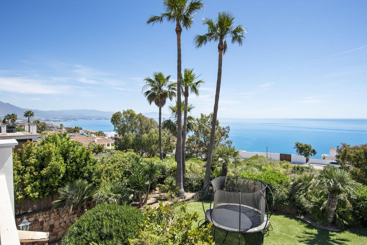 Villa for Sale in Manilva