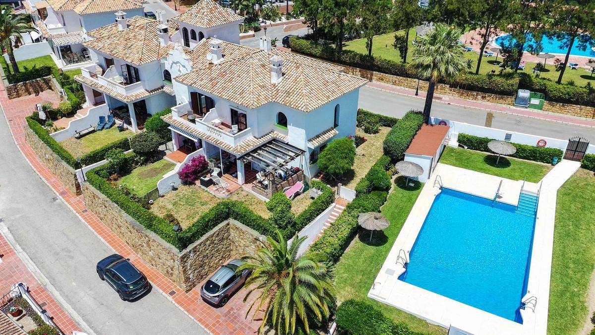 Semi-detached House for Sale in Manilva