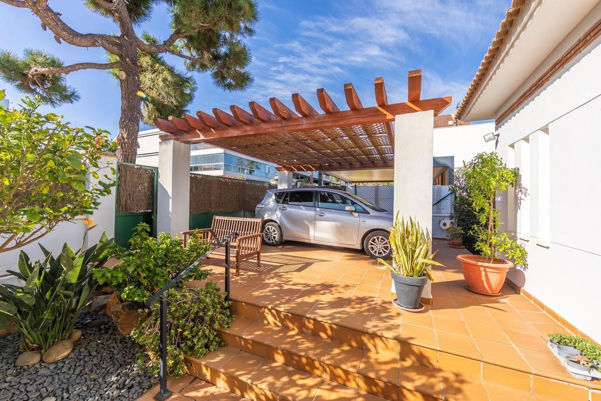 Villa for Sale in Manilva