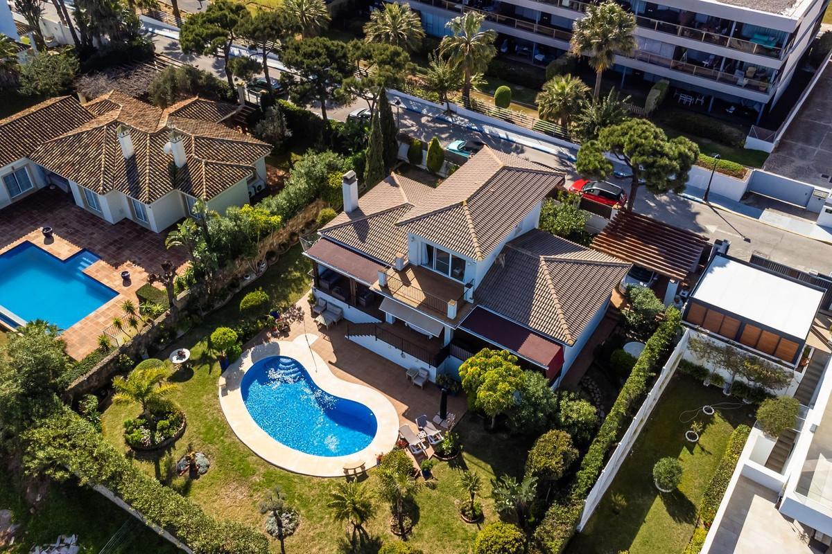 Villa for Sale in Manilva
