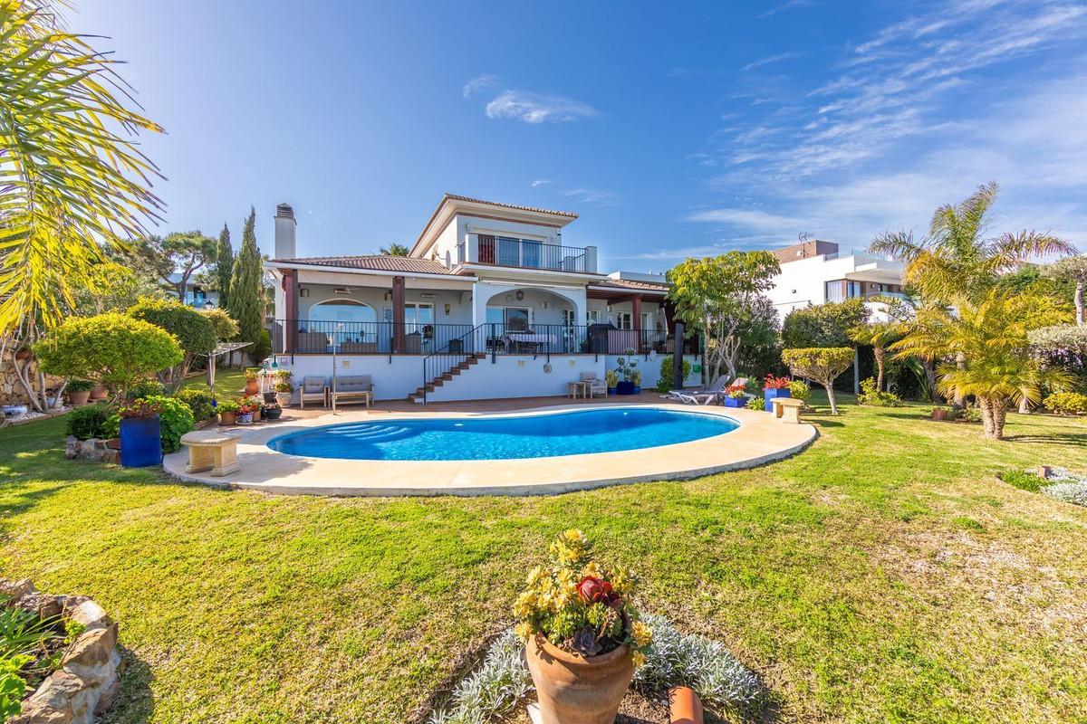 Villa for Sale in Manilva