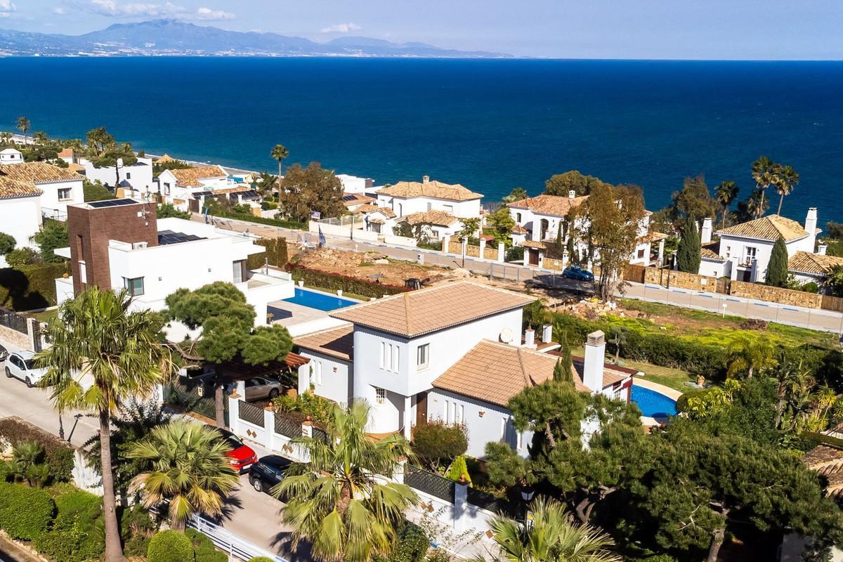 Villa for Sale in Manilva